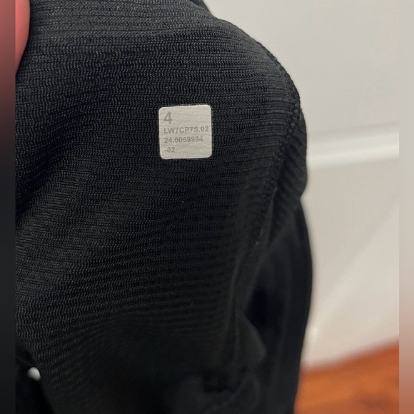 Lululemon Fast and Free Reflective High-Rise Classic-Fit Short 3" - Sz 4 - Picture 5 of 6